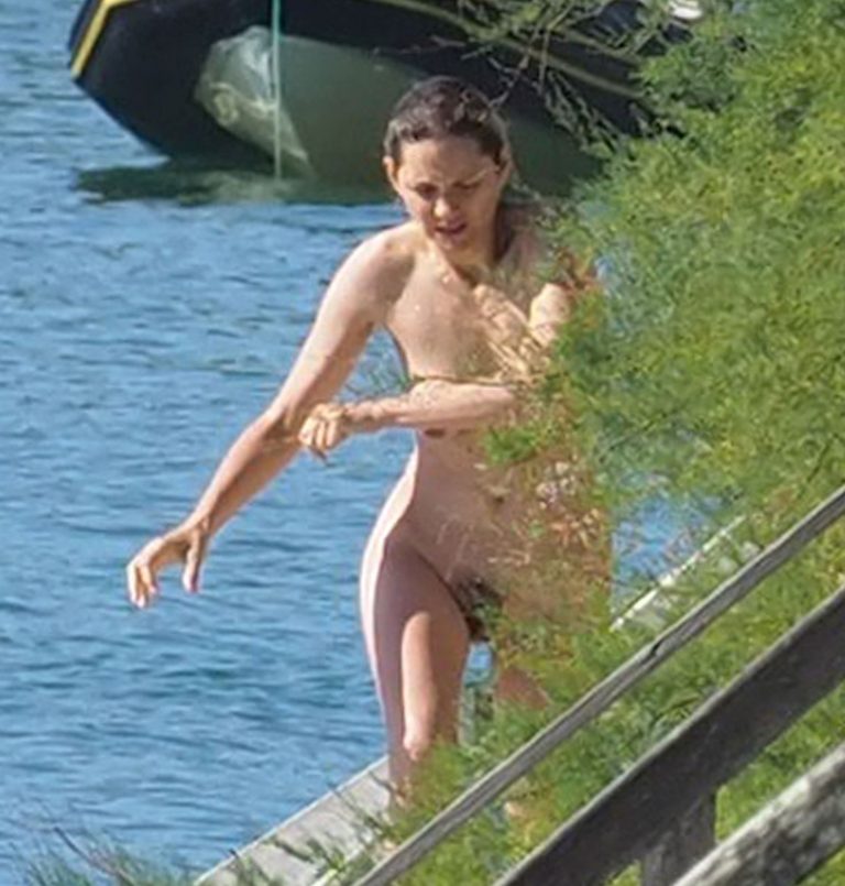 Marion Cotillard Pillada Completamente Desnuda En La Playa Bytesexy